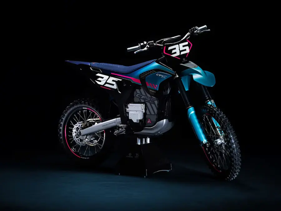 CFMoto CF-X: Yüksek Performanslı Elektrikli Motocross Yolda