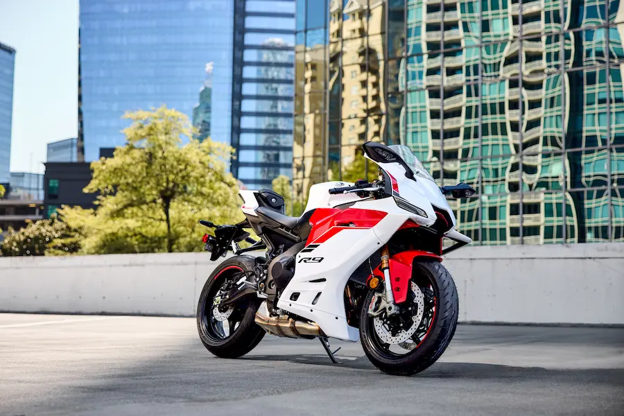 Yamaha YZF R9 teknik özellikleri fiyatı