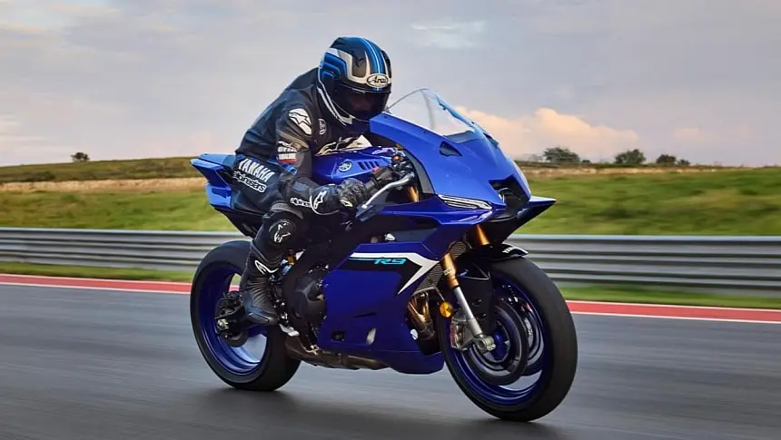 Yamaha YZF-R9 Geliyor! Türkiye Fiyatı Ne Olacak