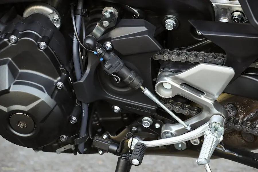 Motosiklet Quick Shifter Nedir, Ne İşe Yarar?